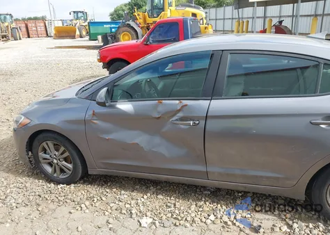 2018 Hyundai Elantra Sel z USA, uszkodzony, nr VIN 5NPD84LF3JH307295